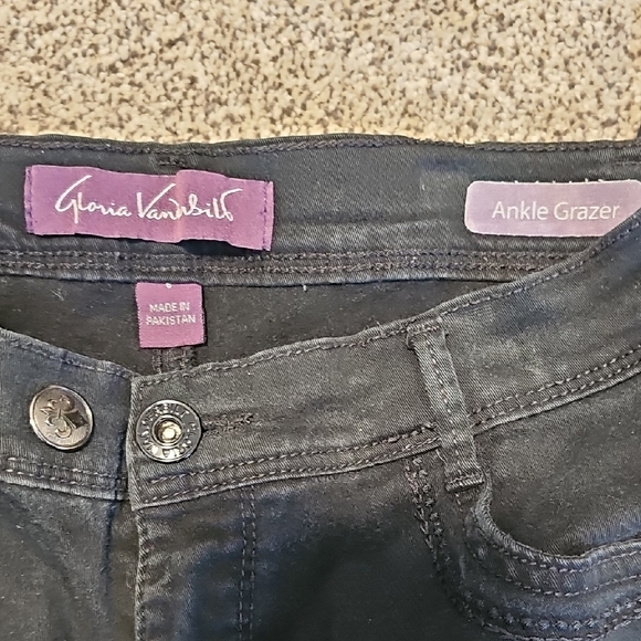 Gloria Vanderbilt Women's Black Skinny Jeans - Picture 3 of 3